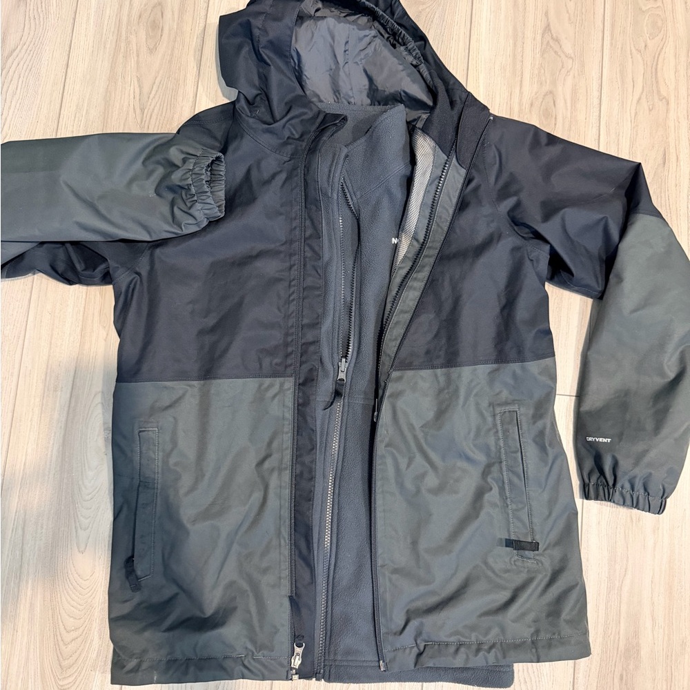 The North Face Kids' XL Charcoal and Black Hyvent jacket - Picture 6 of 10